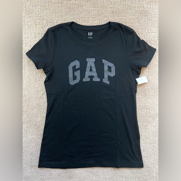 Gap Logo Tshirt - Picture 2 of 5